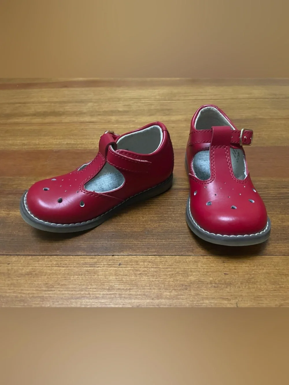 FootMates Harper Apple Red T-Strap Mary Jane Leather Shoes Size 6